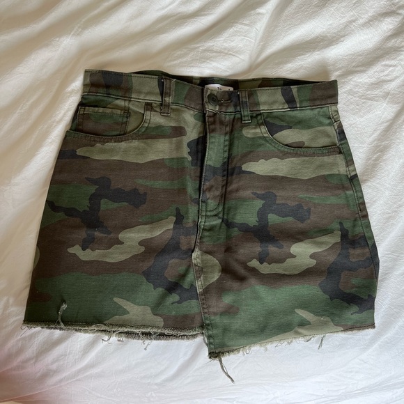TNA camo skirt - Picture 1 of 1